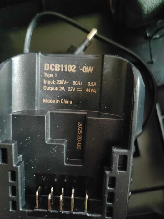 Винтоверт De Walt  DCD 800