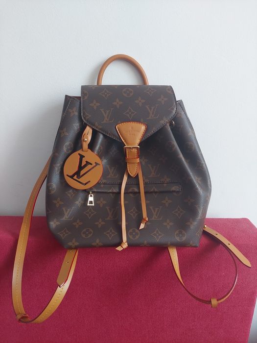 Дамска кожена раница