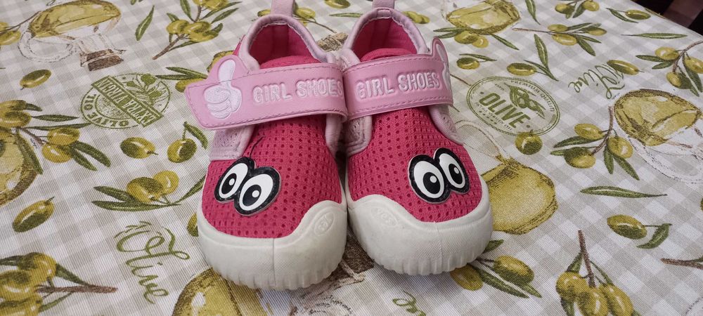 Обувки за момиче
