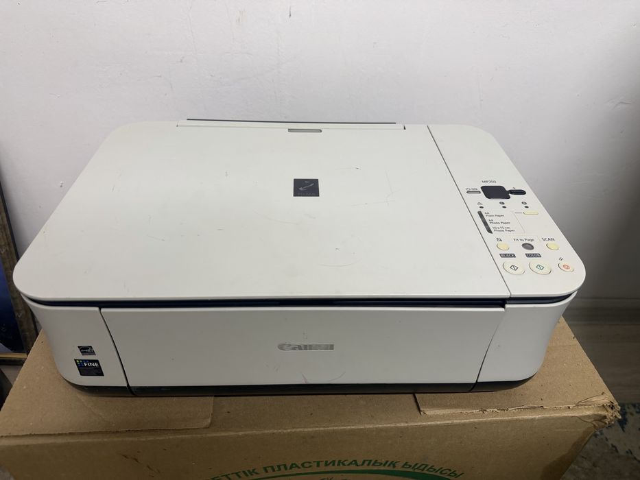 Продам принтер 3 в 1 Canon