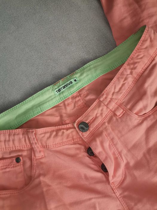 Чисто нови дънки N38/40.БЕли дънки М/L.20лв,.Джинси М/10лв.Перфектни!