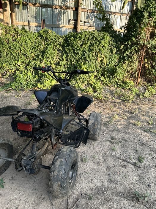 продаю квадроцикл