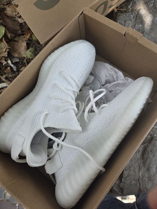 Yezzy 350 V2 white