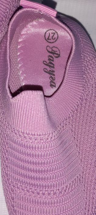 Детские кроссовки.