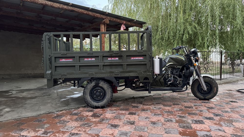 Грузовой мотоцикл самосвал
