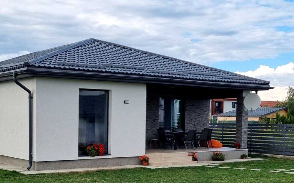 Montaj Acoperisuri / Reparatii acoperisuri / Dulgherie / Mansardari / Montaj Tigla Metalica / Montaj tigla ceramica / Sisteme Pluviale.