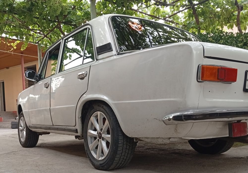 Vaz 21011 yaxshi xolatda.