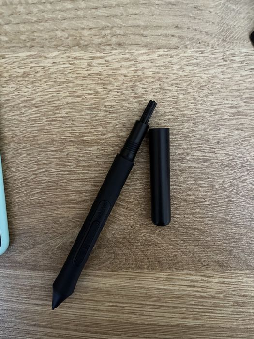 Графичен таблет Wacom Intuos S (Bluetooth, цвят Pistachio)