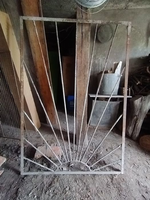 Продам железные решетки