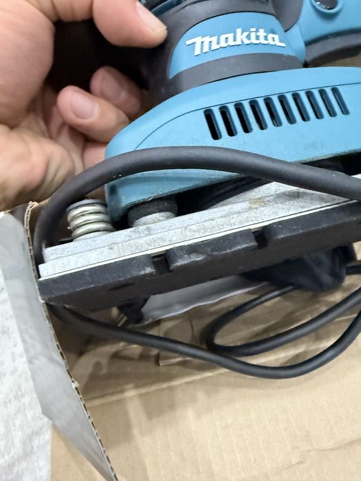 Вибрационая шлифмашинка