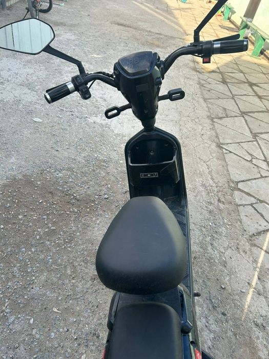 Продам скутер новый