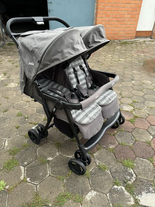 Коляска детская (для двойни)