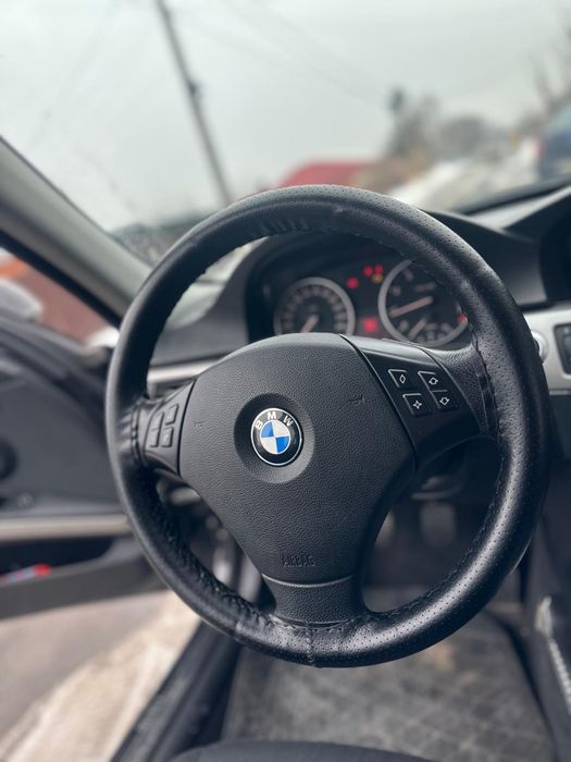 BMW Seria 3 E90 2008 320i