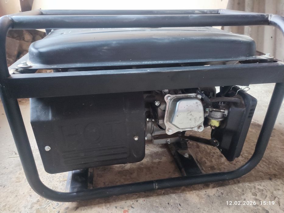 Бензиновый генератор 2.5квт