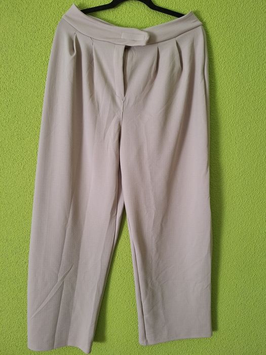 Pantaloni largi de dama