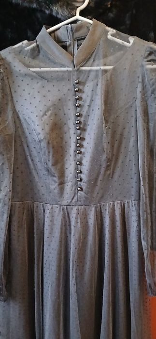 Продам платье почти новое одевала один раз