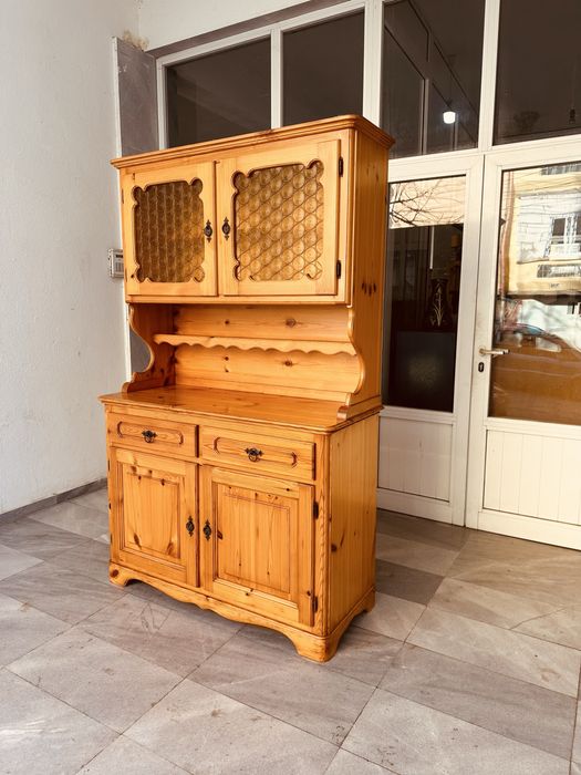 Масивен дървен бюфет / кухненски шкаф – Италия