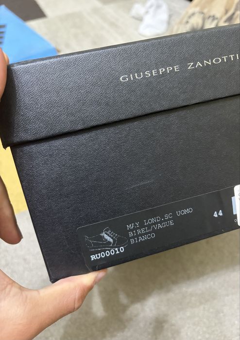 Giuseppe Zanotti 44