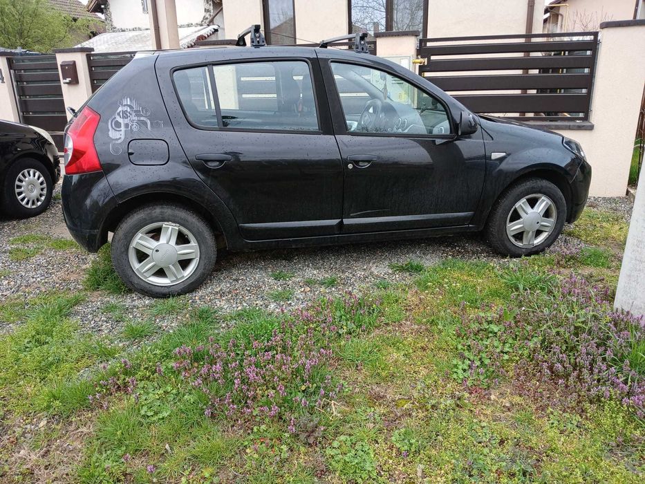 Dacia Sandero ediția limitată Kiss FM / 2009
