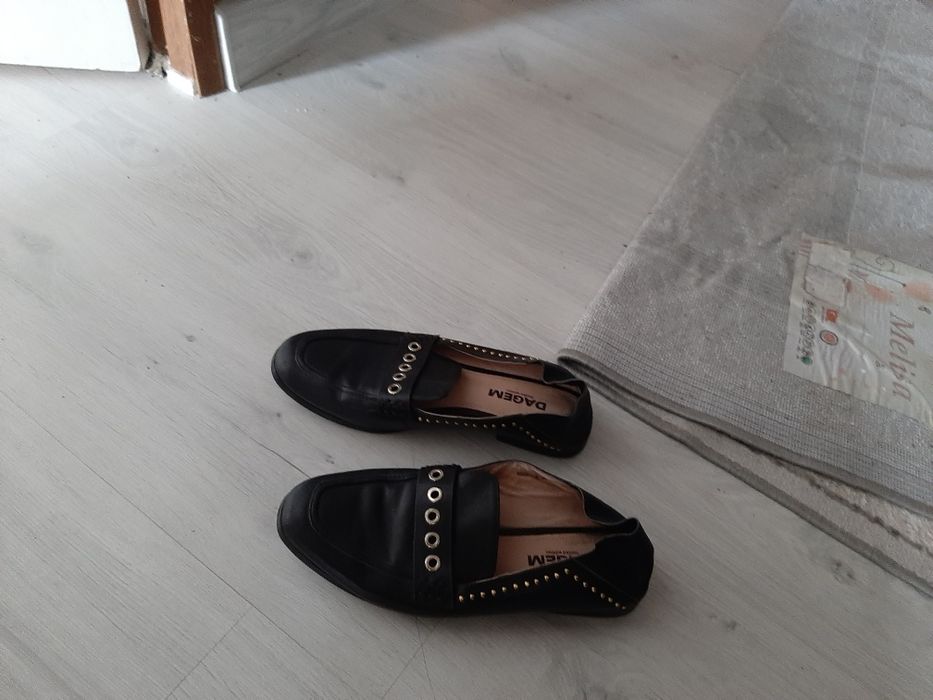 Туфли в отличном состоянии темные