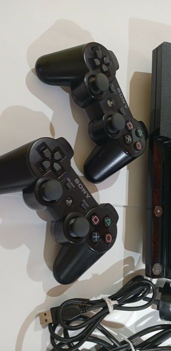 Play Station 3 (PS3) Slim в отлично състояние + 2 джойстика