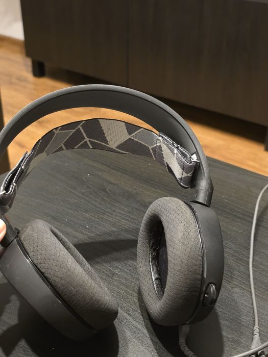 Vând căști Steelseries Arctis