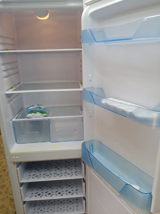 Продаю Рабочий Холодильник Бирюса.