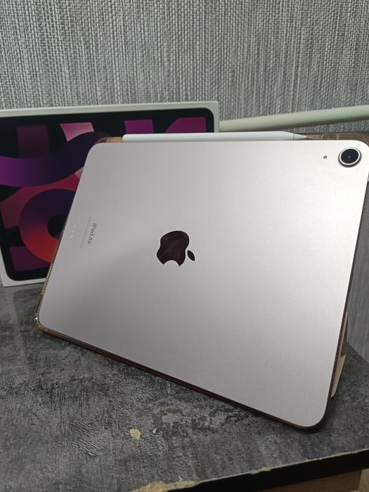 iPad air 5th gen 64gb + apple pencil