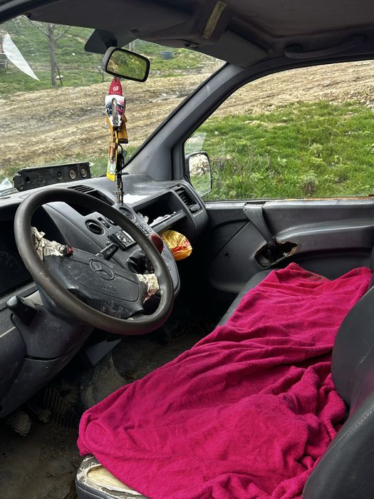 Vand sau schimb mercedes vitoo