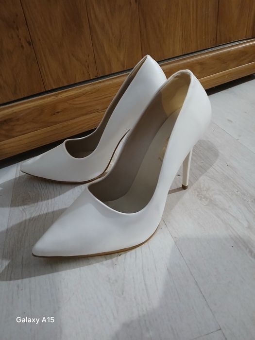 Чисто нови Бели Токчета