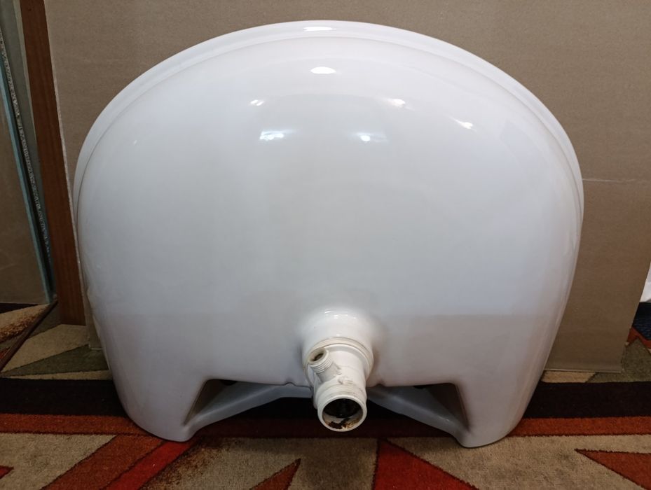 Продавам моноблок и мивка