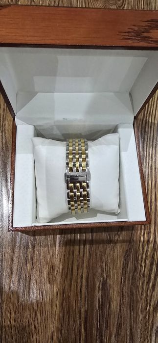 Швейцарские часы "Maurice Lacroix"