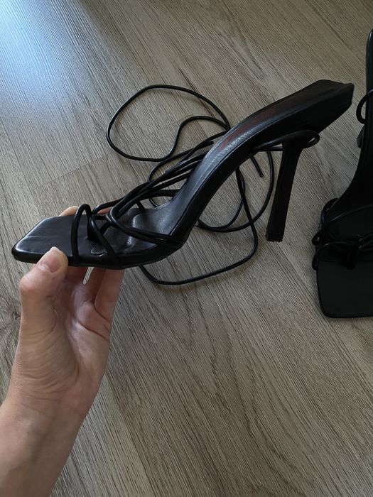 Сандали с каишка