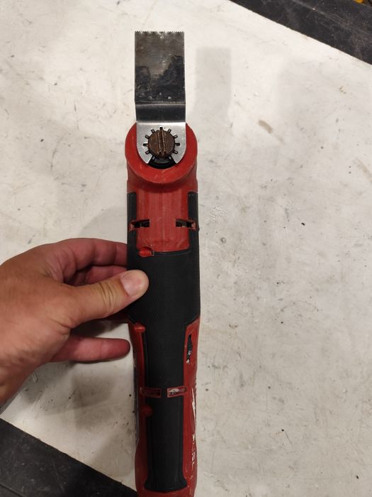 Безчетков акумулаторен мултитул Милуоки Milwaukee M12 FMT+ 4Ah