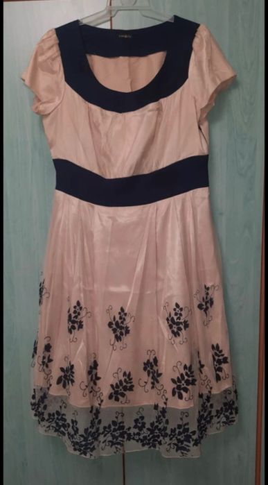 Rochie eleganta masura 48 bej-bleumarin