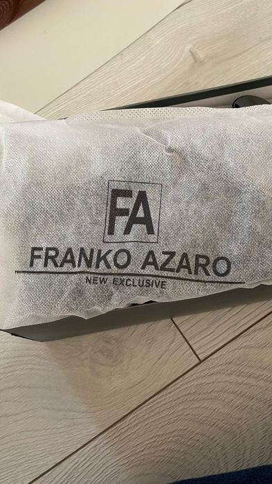 Продам кроссовки новые