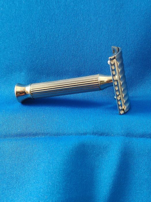 Kirby Beard & Co – aparat de ras vintage “open comb”