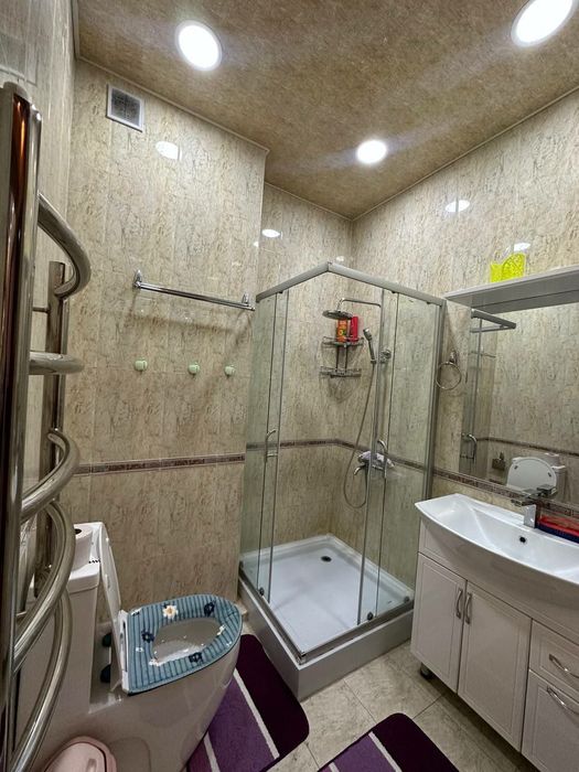 4-комнатная квартира посуточно/Kunlik sutichni uy