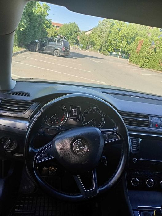 SKODA Superb 2018 — imagine 5