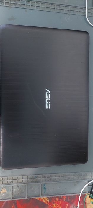 Продам ноутбук асус х543u корай I3