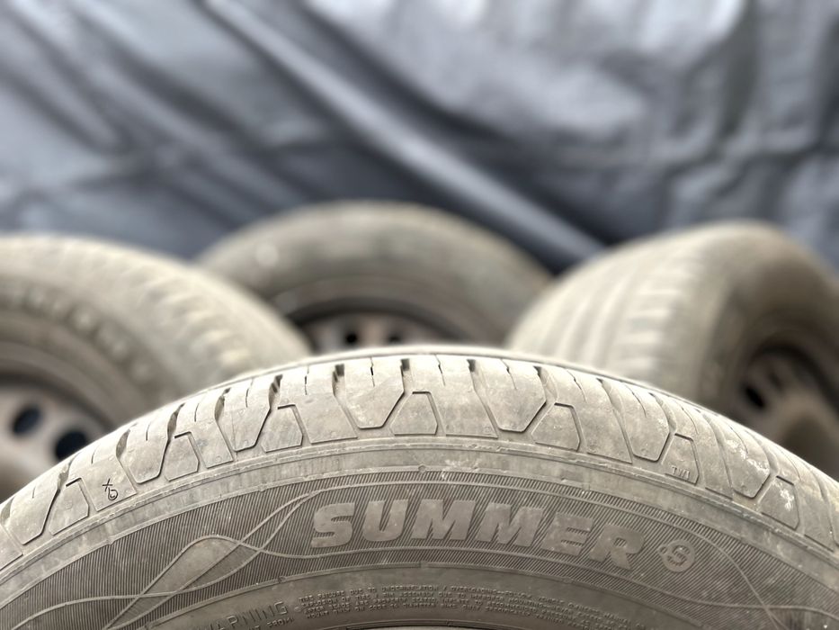 Set complet de roți de vară – 4 anvelope cu jante incluse (R16)