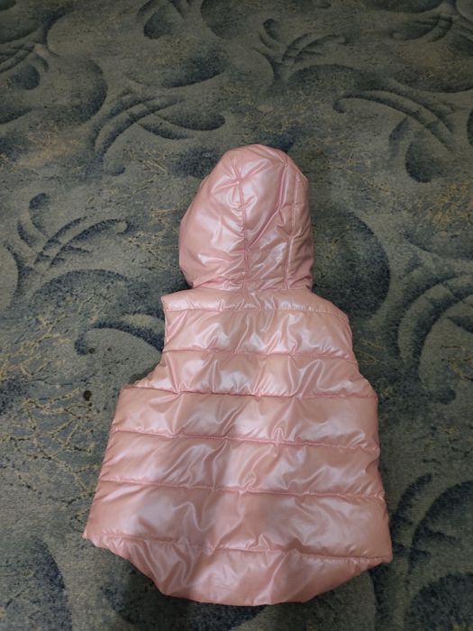 Продам жилетку на девочку