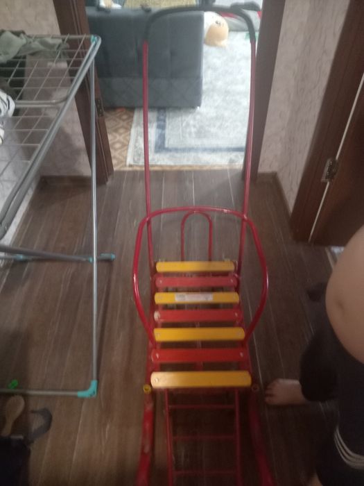 Продам санки с калесами