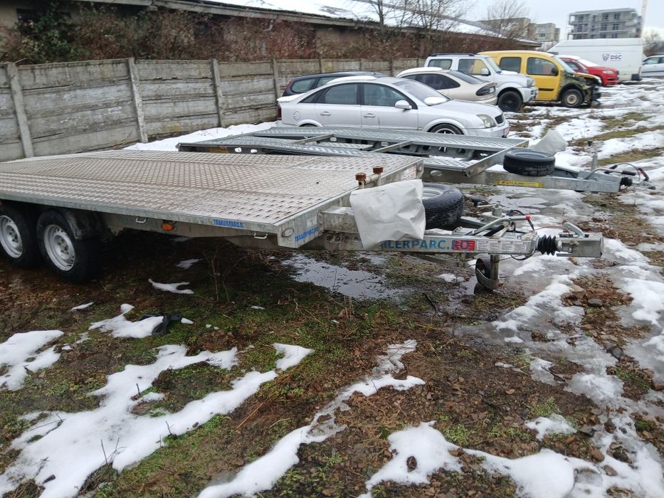 Inchiriez platforma trailar