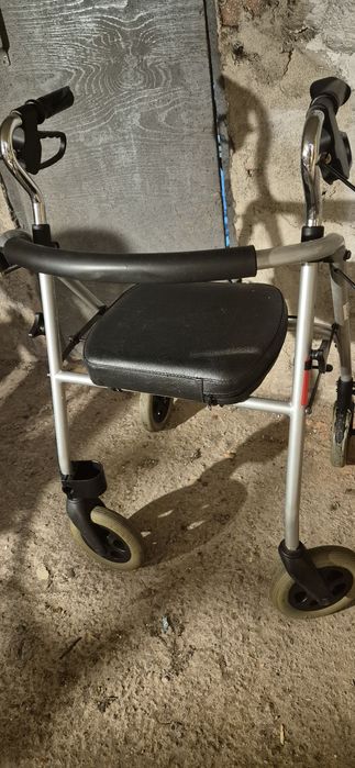 Cadru medical persoane cu dizabilități