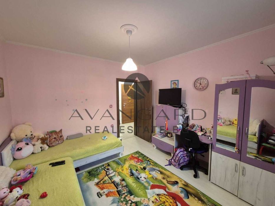 Продава се Тристаен апартамент в Пловдив, Остромила - 120 кв.м за 1550 €/кв.м - Снимка #8