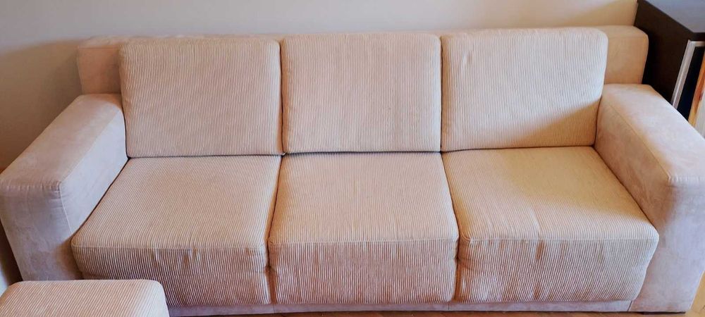 Продавам почти неизползван комплект от диван,фотьойл и табуретка