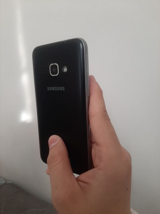 Поодаются samsung j1