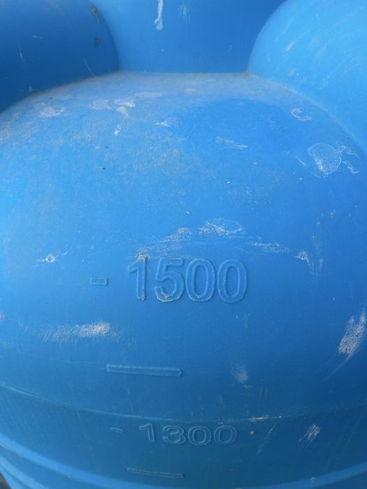 Продам бак емкостью 1500 л