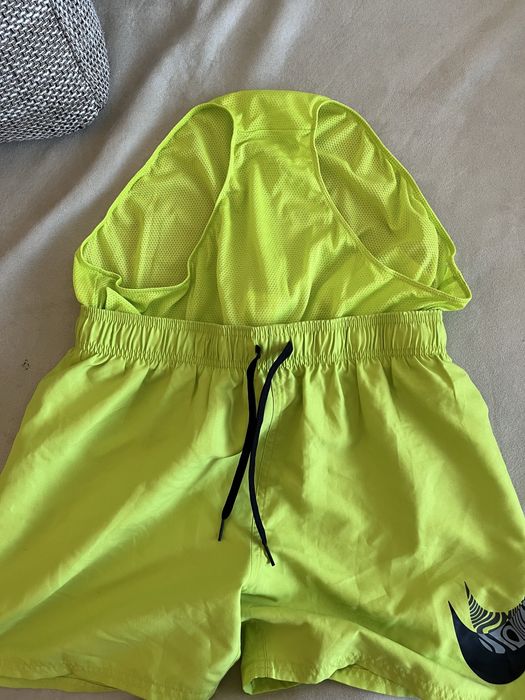 Страхотен неонов мъжки бански/шорти на Nike